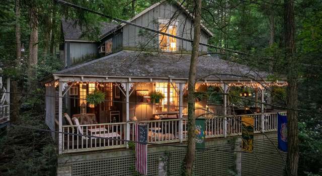 Photo of 208 Columbia Ave, Mount Gretna, PA 17064