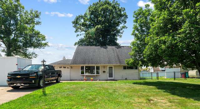 Photo of 29 Cliff Rd, Levittown, PA 19057