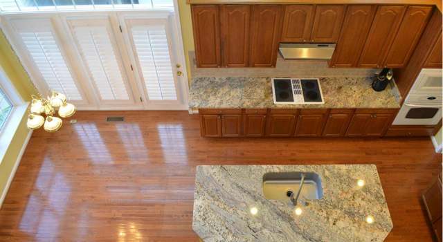 Photo of 17576 Marbury St, Round Hill, VA 20141