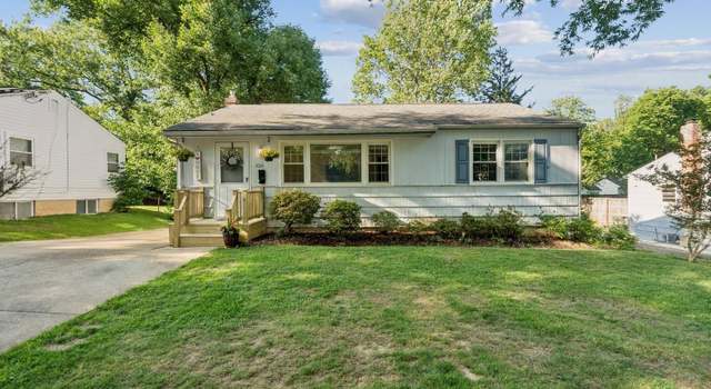 Photo of 1014 Gilbert Rd, Rockville, MD 20851