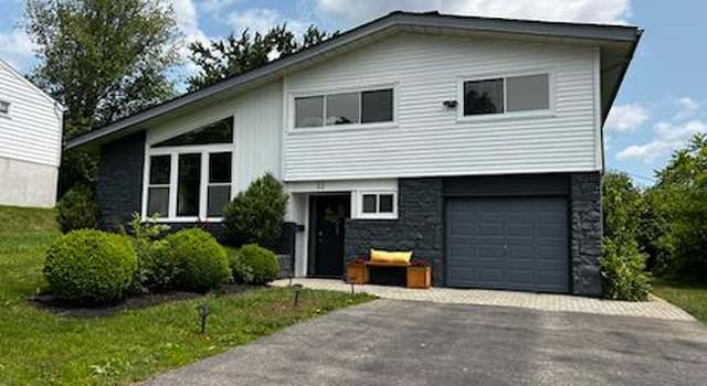 Photo of 32 Camelot Dr, Plymouth Meeting, PA 19462