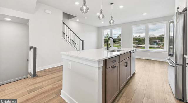 Photo of 10585 Red Oak St, Fairfax, VA 22030