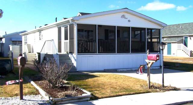 Photo of 153 Beachcomber Ln, Ocean City, MD 21842