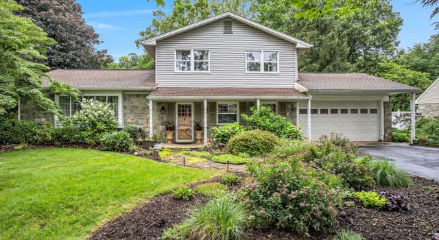 Photo of 220 Lamp Post Ln, Camp Hill, PA 17011