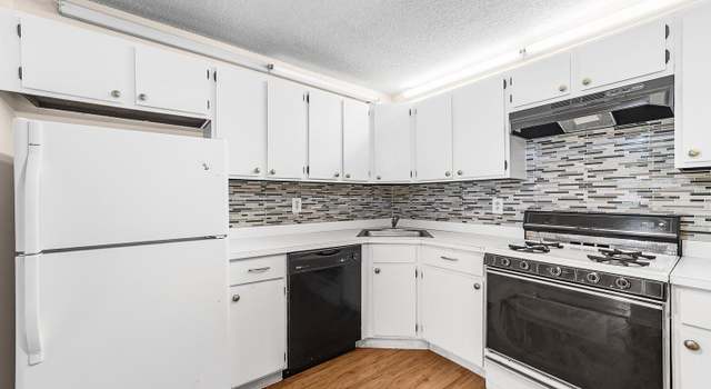 Photo of 58 Chambord Ct, Hamilton, NJ 08619