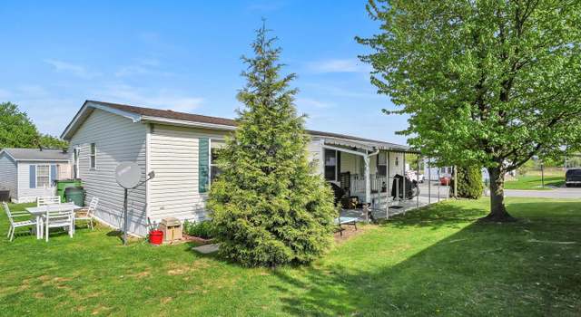 Photo of 104 W Abington Cir, Stewartstown, PA 17363