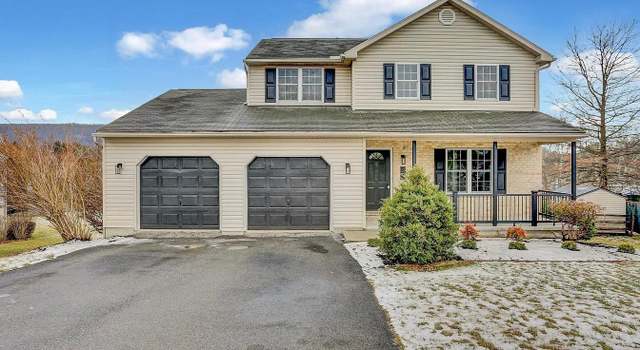 Photo of 322 Dogwood Ln, Womelsdorf, PA 19567