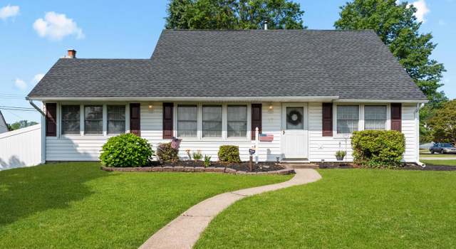 Photo of 37 Valor Ln, Levittown, PA 19054