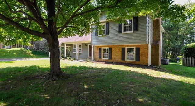 Photo of 12027 Cheviot Dr, Herndon, VA 20170