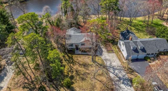 Photo of 18 Friar Tuck Dr, Medford, NJ 08055