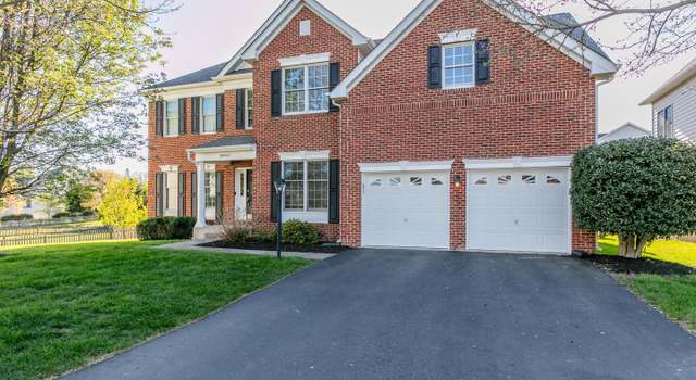 Photo of 25997 Fair Ponds Ln, Chantilly, VA 20152