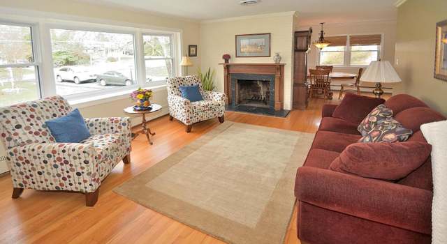 Photo of 8605 Chapel Dr, Annandale, VA 22003