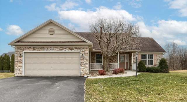 Photo of 27 Coventry Dr, Carlisle, PA 17015