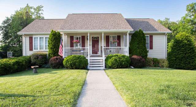 Photo of 1688 W Commonwealth Dr, Front Royal, VA 22630