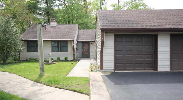 Photo of 4 E Azalea Ln, Mount Laurel, NJ 08054