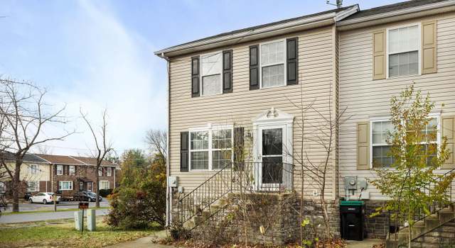 Photo of 262 S Charles St, Strasburg, VA 22657