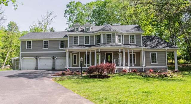 Photo of 898 Golden Arrow St, Great Falls, VA 22066