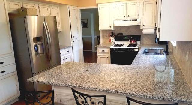 Photo of 4 Lori Ct, Hamilton Township, NJ 08619