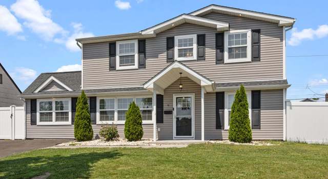 Photo of 9 Verdant Rd, Levittown, PA 19057