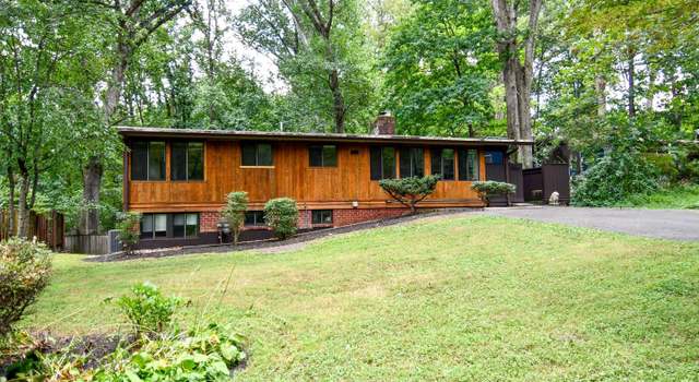 Photo of 3321 Hartwell Ct, Falls Church, VA 22042