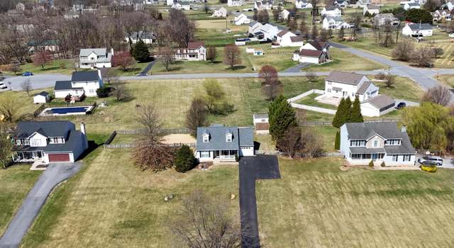 Photo of 81 Viceroy Dr, Falling Waters, WV 25419