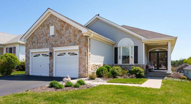 Photo of 4 Foster Rd, Pennington, NJ 08534