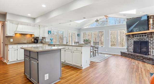 Photo of 11226 Timberline Dr, Oakton, VA 22124