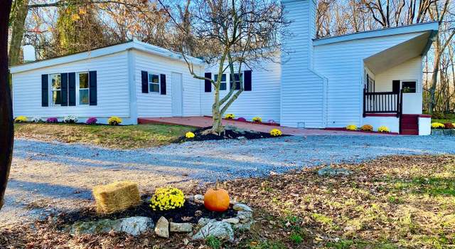 Photo of 1275 Rock Cliff Dr, Martinsburg, WV 25401