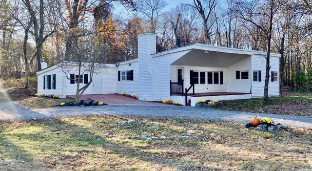Photo of 1275 Rock Cliff Dr, Martinsburg, WV 25401