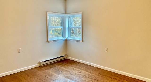 Photo of 1275 Rock Cliff Dr, Martinsburg, WV 25401
