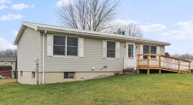 Photo of 8752 Oxford Cir, Waynesboro, PA 17268