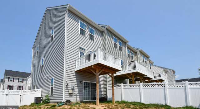 Photo of 521 Rolling Valley Dr, Fredericksburg, VA 22405