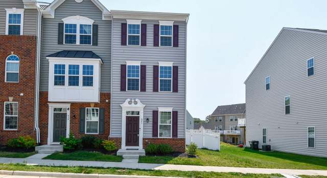 Photo of 521 Rolling Valley Dr, Fredericksburg, VA 22405