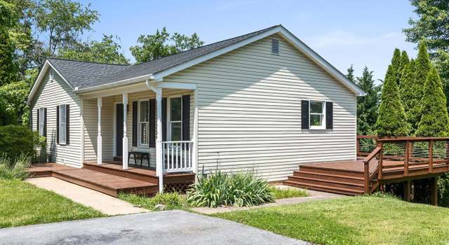 Photo of 118 Marguerite Dr, Toms Brook, VA 22660