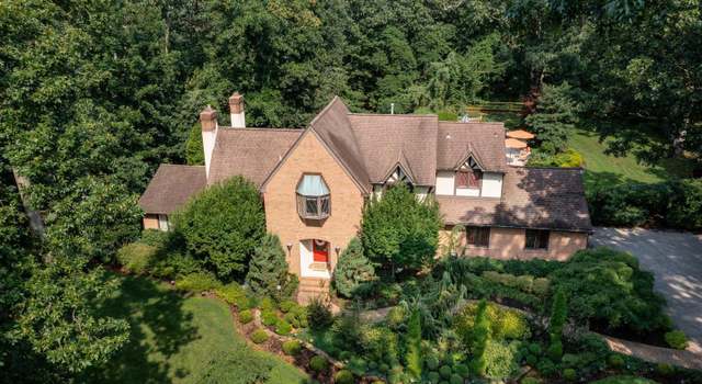 Photo of 8 Kendles Run Rd, Moorestown, NJ 08057