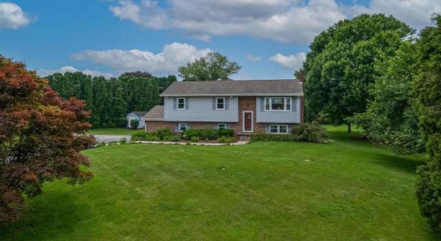 Photo of 215 Sleepy Hollow Dr, Mohrsville, PA 19541