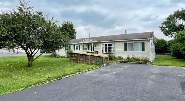 Photo of 121 Meadow Ln, Martinsburg, WV 25404