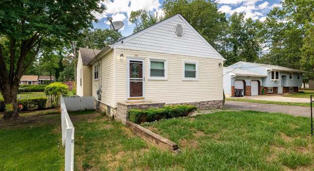 Photo of 111 Oak Ave, West Berlin, NJ 08091