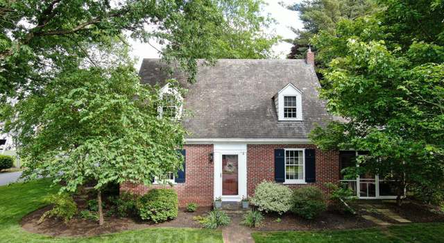 Photo of 1598 Hollywood Dr, Lancaster, PA 17601