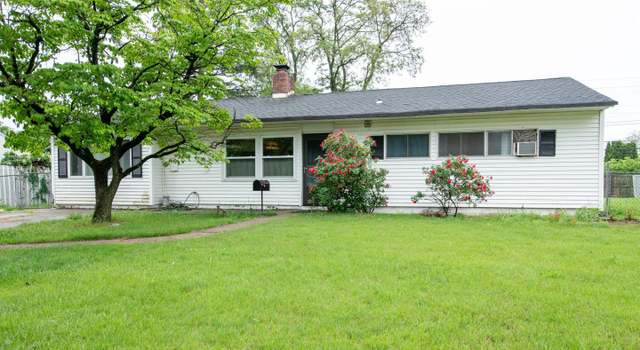 Photo of 20 Serpentine Ln, Levittown, PA 19055