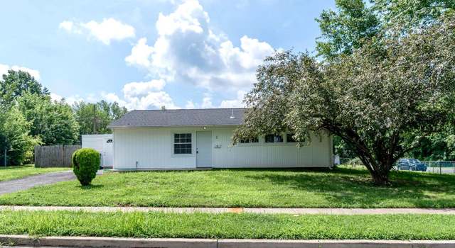 Photo of 2 Edgewood Ln, Levittown, PA 19054