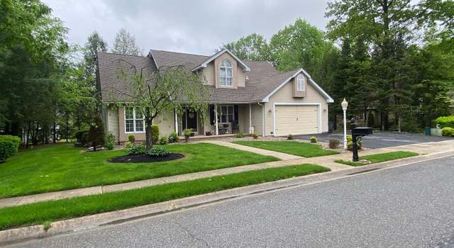 Photo of 4 Tall Oaks Dr, Pottsville, PA 17901