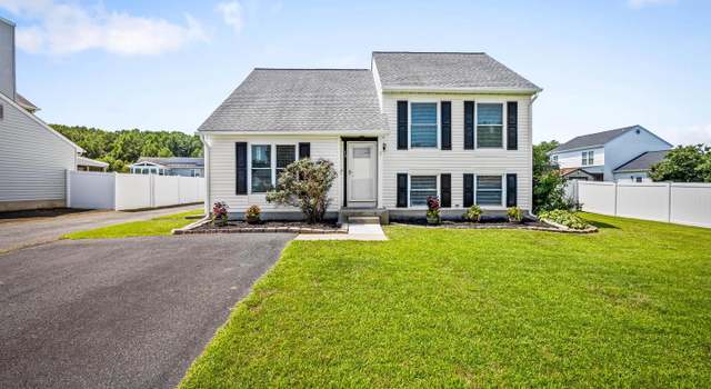 Photo of 19 Sproul Ct, Middle River, MD 21220