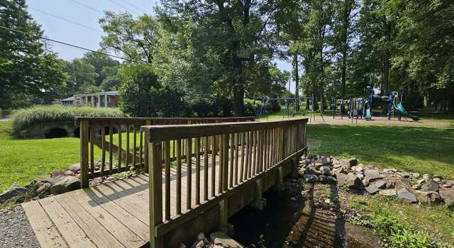 Photo of 10702 Orchard St, Fairfax, VA 22030