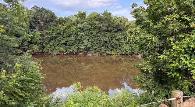 Photo of 1296 N Browns Dam Dr, New Oxford, PA 17350