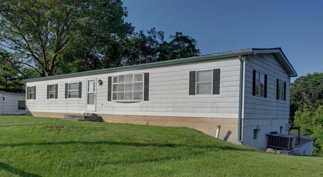 Photo of 1296 N Browns Dam Dr, New Oxford, PA 17350