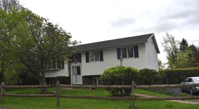 Photo of 324 California Ave, Shenandoah, PA 17976