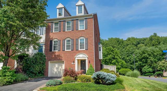 Photo of 2089 Gillen Ln, Falls Church, VA 22043
