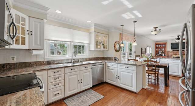 Photo of 13461 Point Pleasant Dr, Chantilly, VA 20151