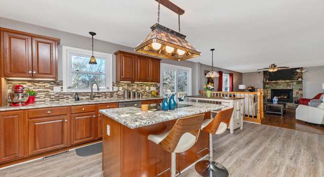 Property at 5858 Woodville Rd, Mount Airy, MD 21771, 5 beds, 3.5 baths
